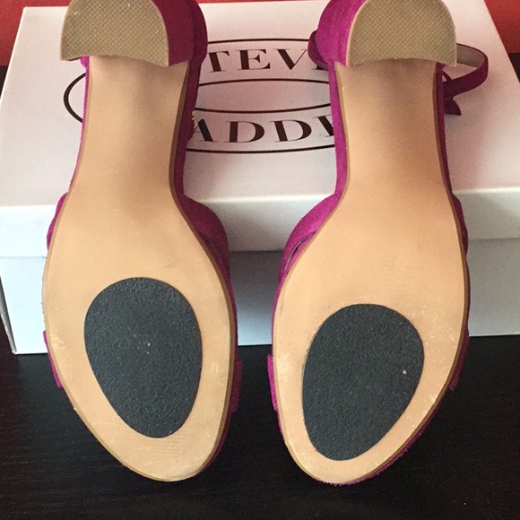 Steve Madden Shena Magenta Color, Suede leather chunky heel Sandals. - Picture 5 of 9